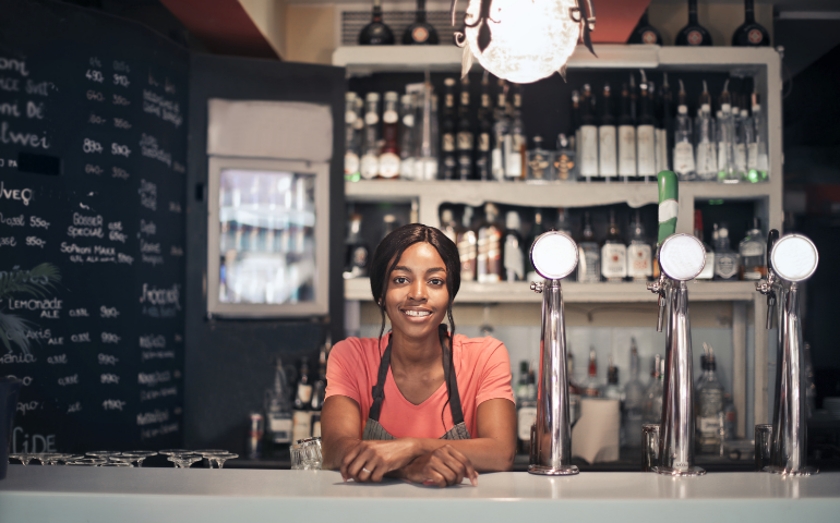 Medewerker bediening